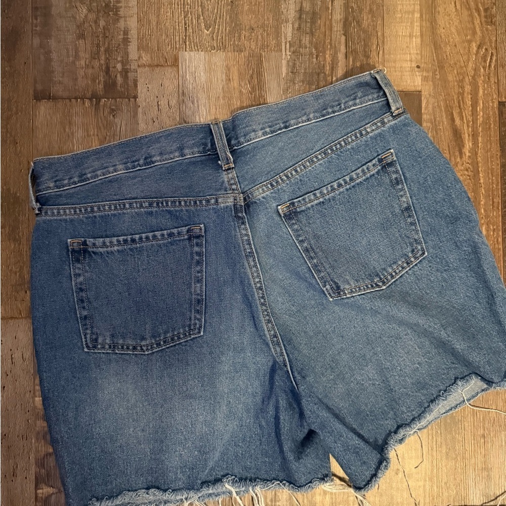 🎉2/$15 Old Navy Classic Blue Jeans - Picture 4 of 5